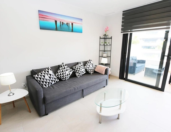 2 schlafzimmer mit balkon