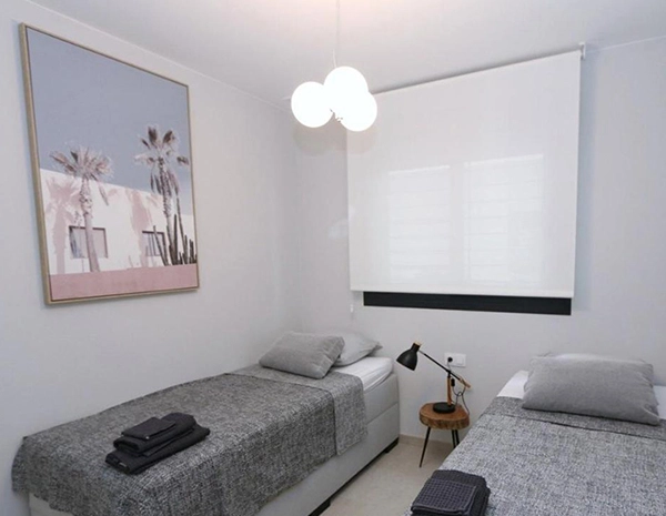 2 schlafzimmer mit garten