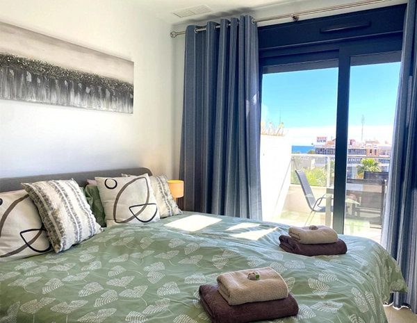 2 schlafzimmer mit solarium